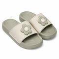 Badeschuhe Größe 38/39 aus EVA Salbeigrün/Creme mit Blumenapplikation